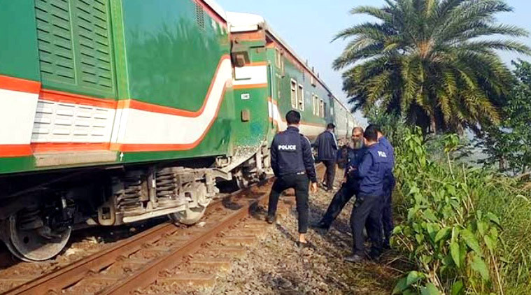 টাঙ্গাইলে রংপুর এক্সপ্রেস ট্রেনের বগি লাইনচ্যুত
